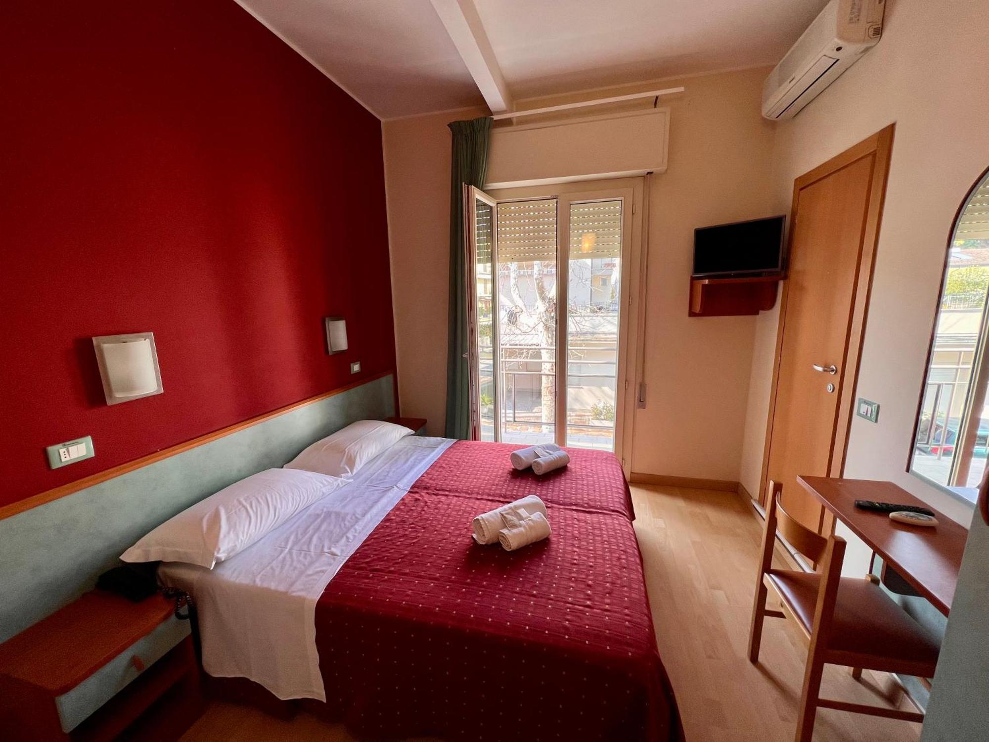 Hotel Tina 2*