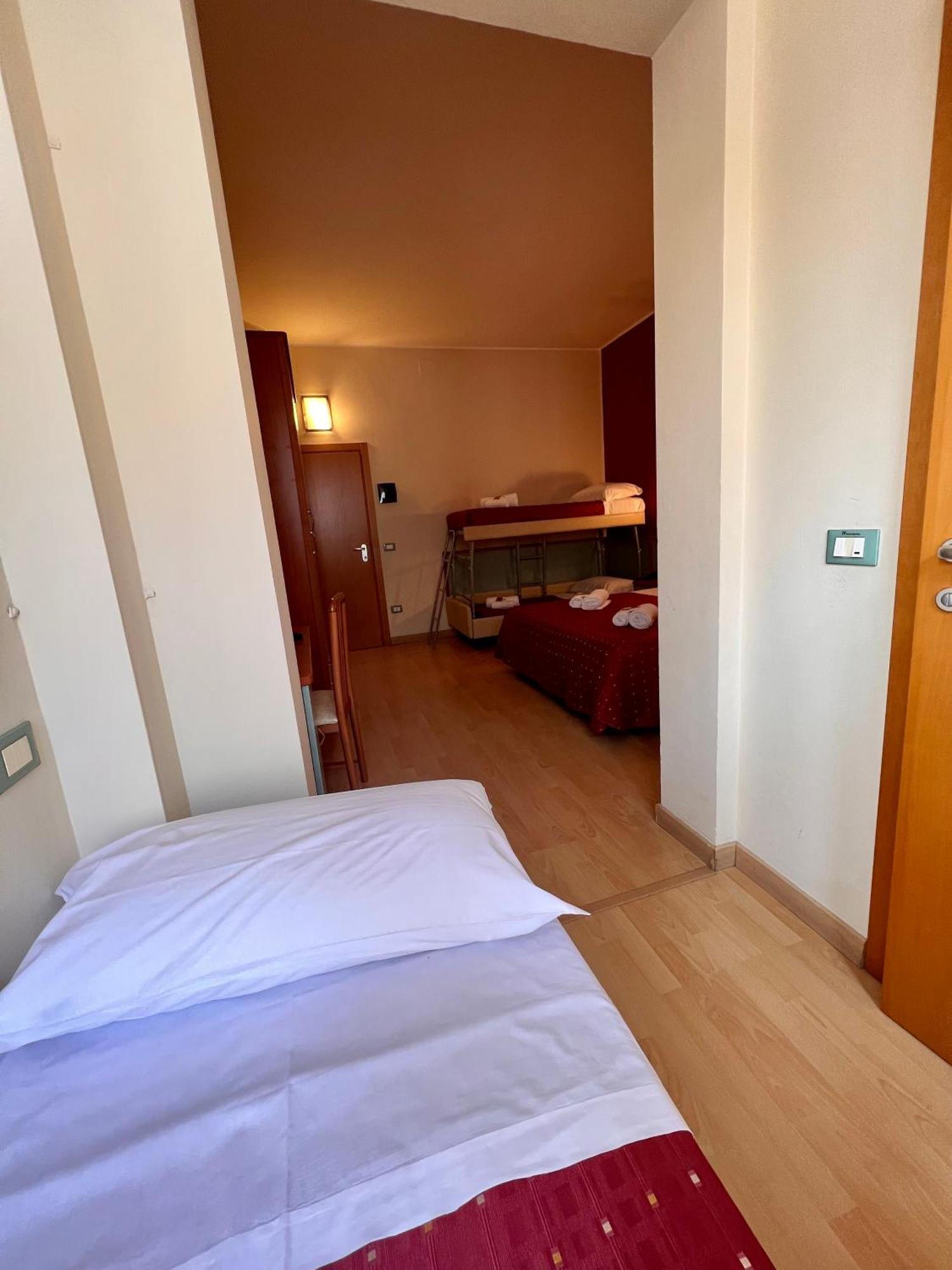 Tina Hotel 2*