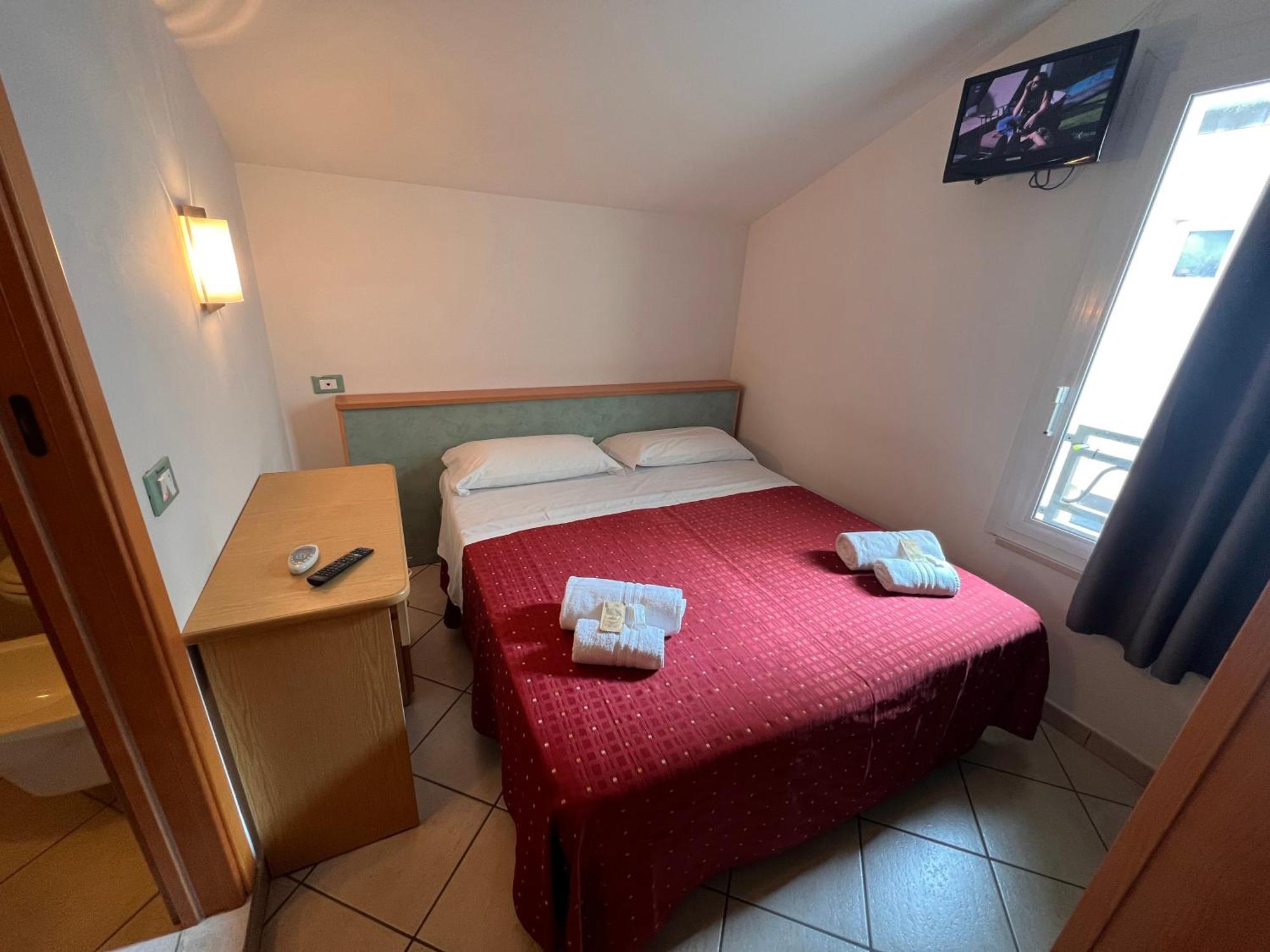 Hotel Tina 2*